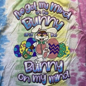 Buc-ees Tie Die Easter T Shirt Size M Mind on my Bunny and Bunny on my Mind
